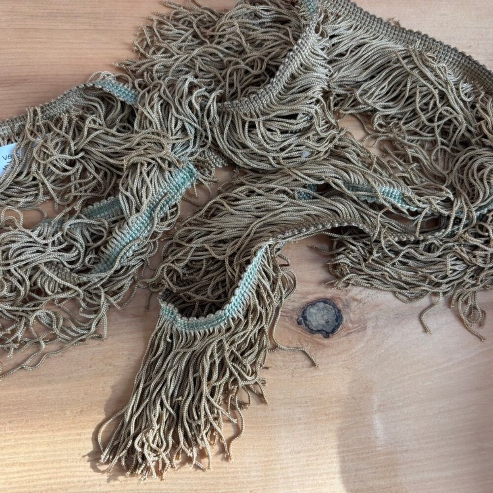 Vintage Chinese gold silk fringe trim, measuring approximately 1.75 yards. - Picture 2 of 6